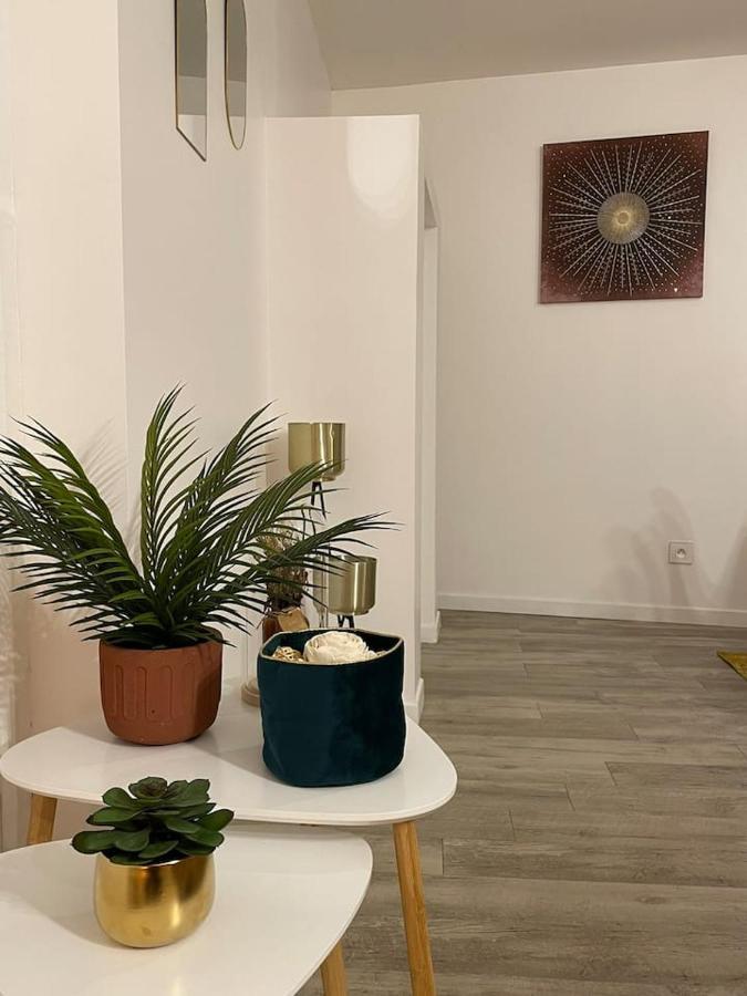 Comme Un Air De Provence A Blois Apartment ภายนอก รูปภาพ