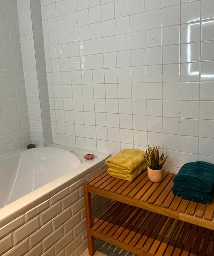 Comme Un Air De Provence A Blois Apartment ภายนอก รูปภาพ