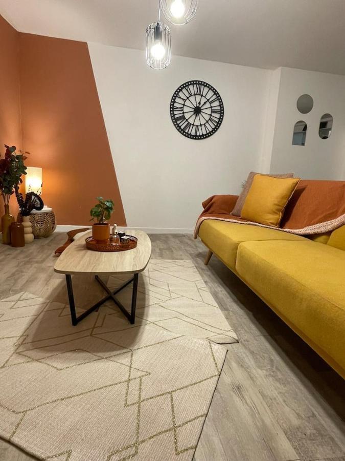 Comme Un Air De Provence A Blois Apartment ภายนอก รูปภาพ