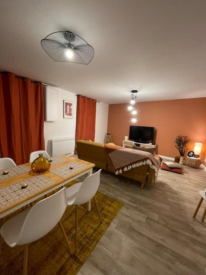 Comme Un Air De Provence A Blois Apartment ภายนอก รูปภาพ