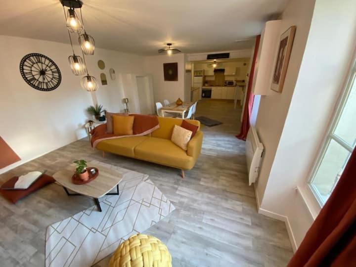 Comme Un Air De Provence A Blois Apartment ภายนอก รูปภาพ