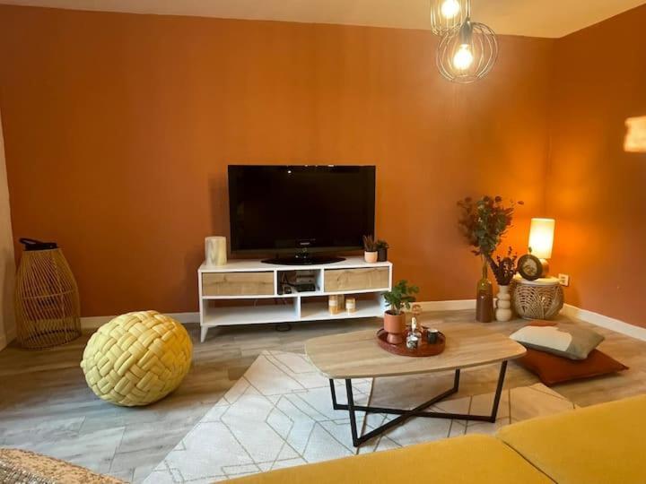 Comme Un Air De Provence A Blois Apartment ภายนอก รูปภาพ